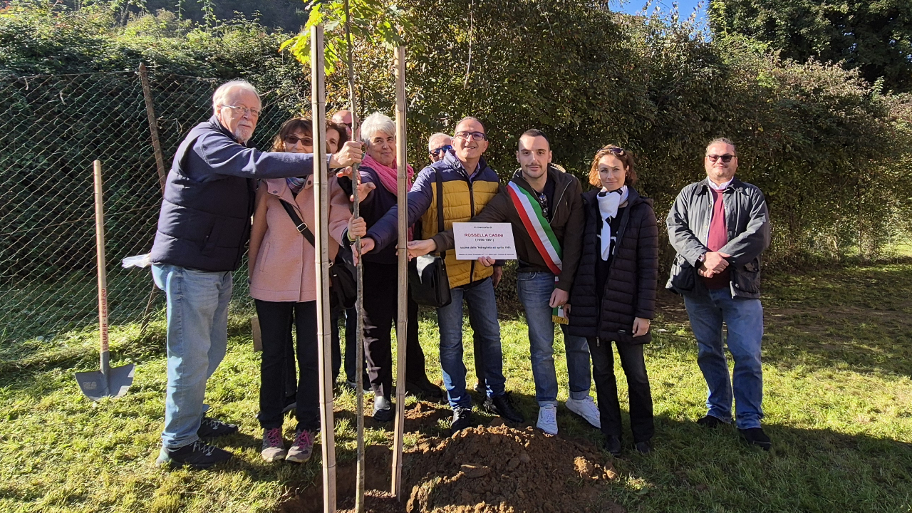 Un albero per Rossella Casini: Impruneta ricorda il coraggio di una giovane vittima della 'ndrangheta